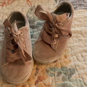 Cute suede pink shoes